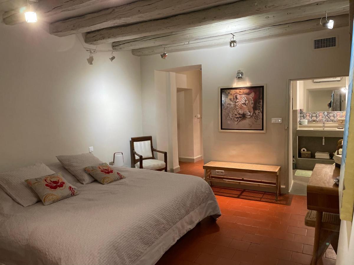 Ermitage Notre Dame De Vacquieres Bed & Breakfast Noves Dış mekan fotoğraf